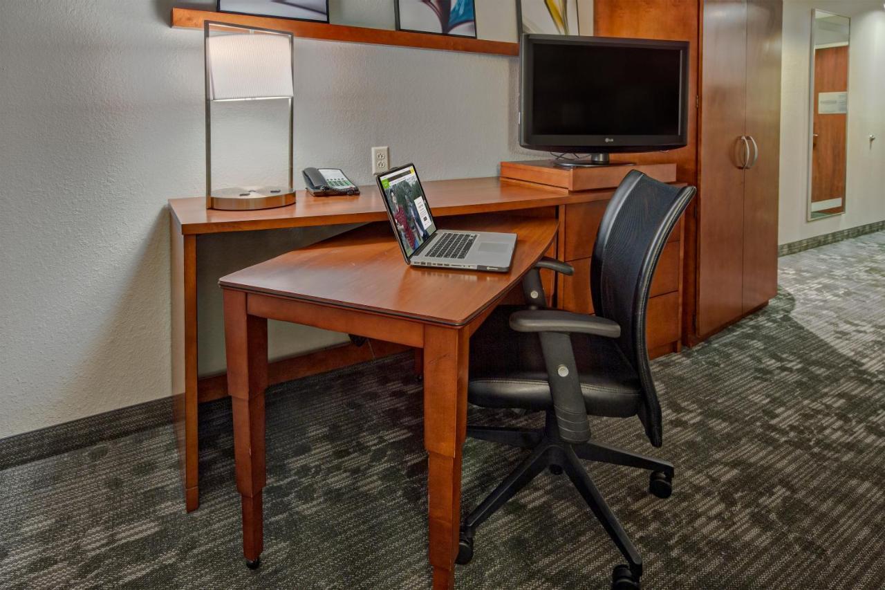 Hotel Courtyard By Marriott Norfolk Downtown Esterno foto