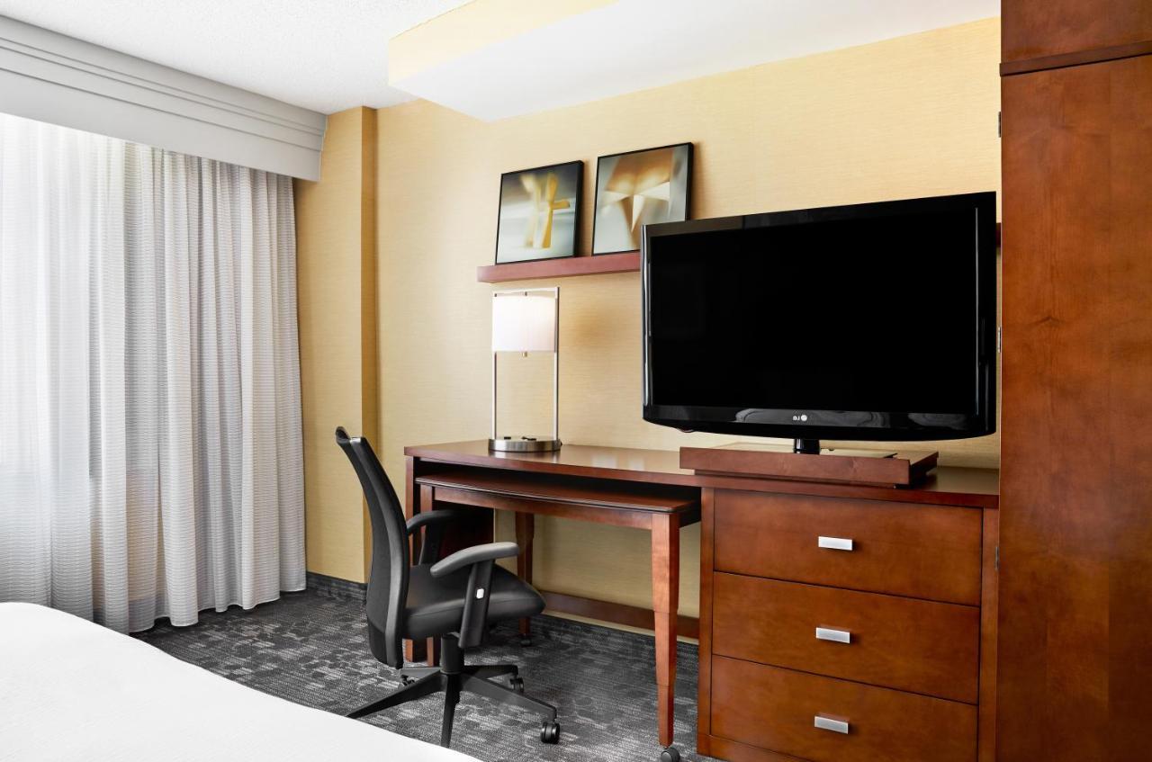 Hotel Courtyard By Marriott Norfolk Downtown Esterno foto