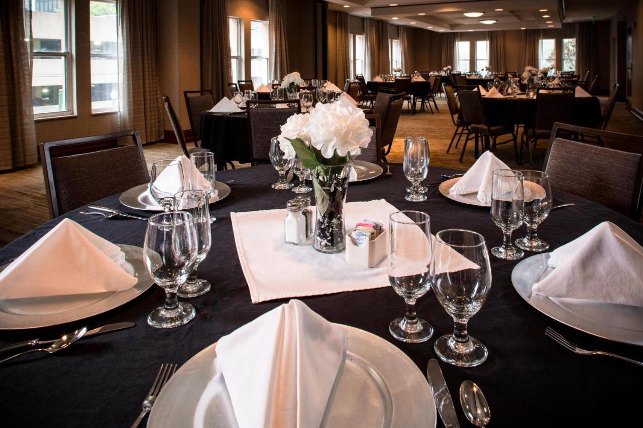 Hotel Courtyard By Marriott Norfolk Downtown Esterno foto