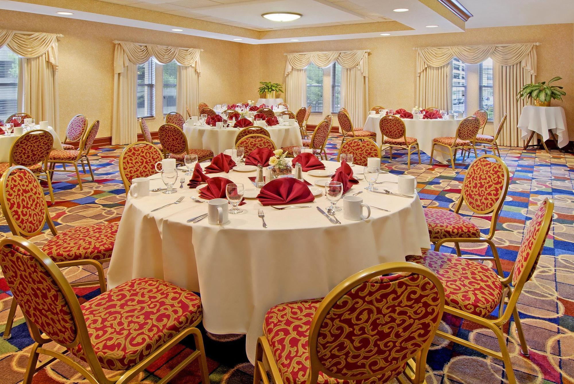 Hotel Courtyard By Marriott Norfolk Downtown Esterno foto