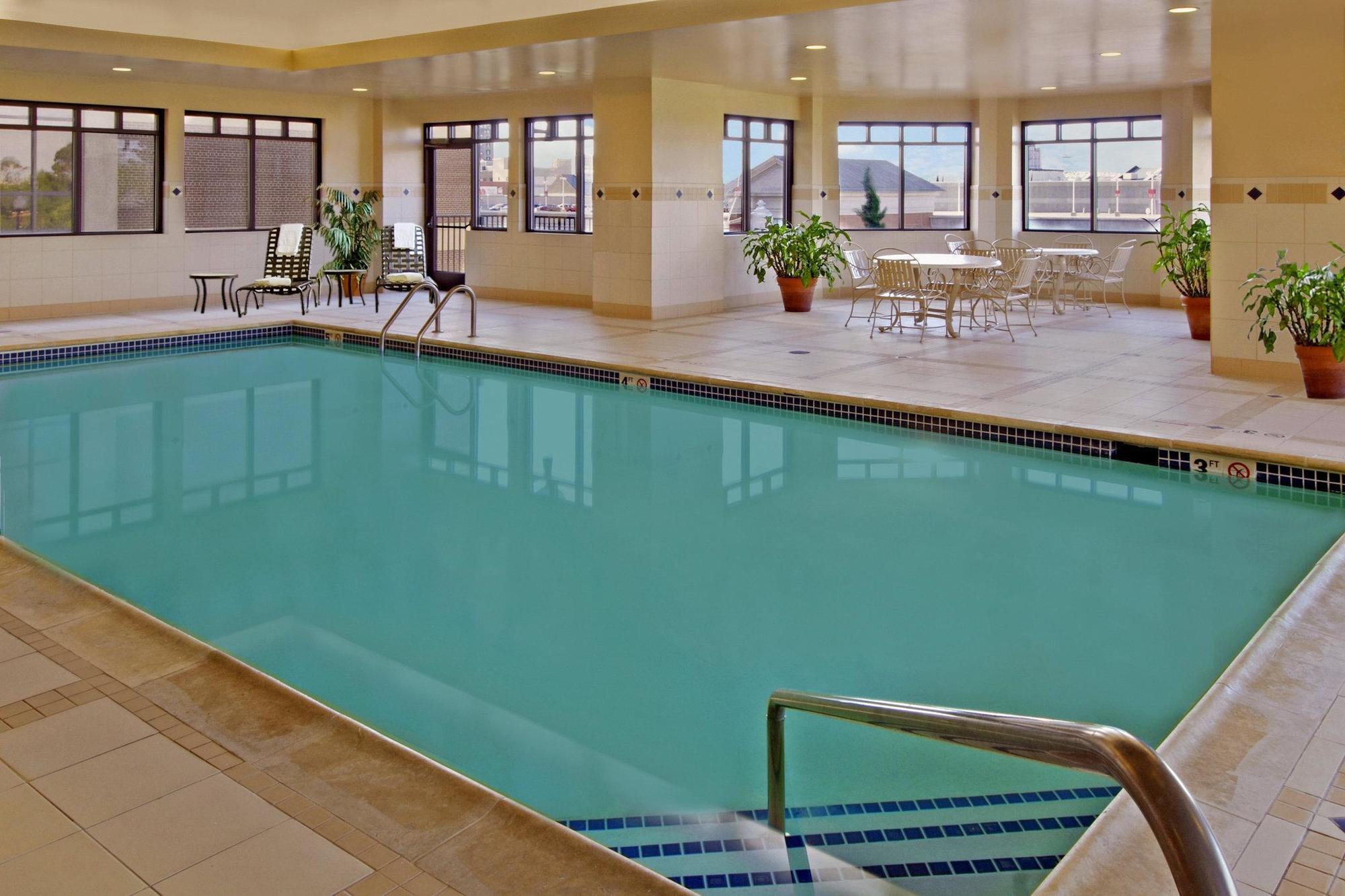 Hotel Courtyard By Marriott Norfolk Downtown Esterno foto