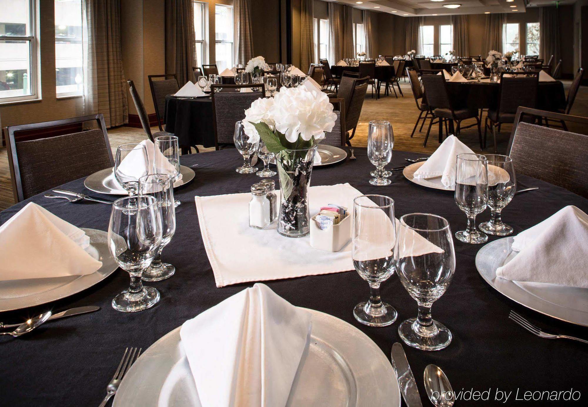 Hotel Courtyard By Marriott Norfolk Downtown Esterno foto